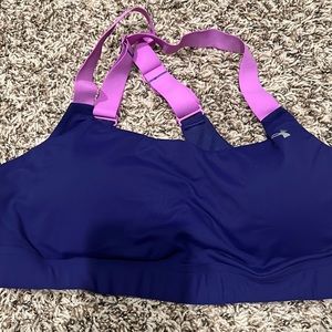 Under Armour heat gear sports bra size large